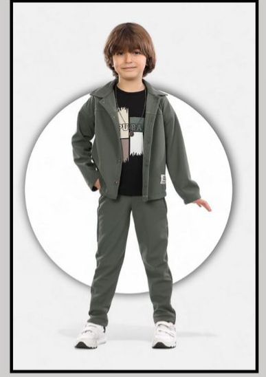 haki tişörtlü üçlü takım