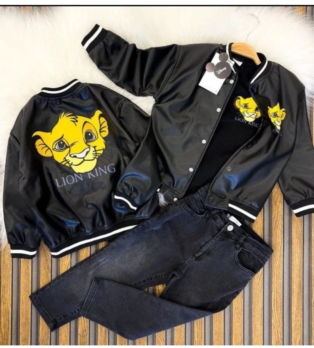 ALYA SIRTI ASLAN DESENLİ DERİ MONT , TİŞÖRT VE KOT PANTOLUNLU TAKIM