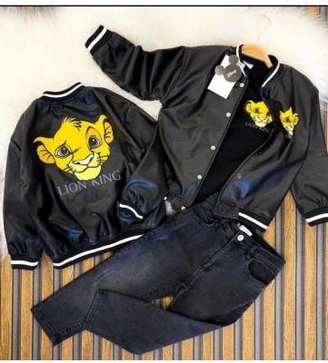 ALYA SIRTI ASLAN DESENLİ DERİ MONT , TİŞÖRT VE KOT PANTOLUNLU TAKIM